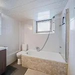 Cozy Holiday Home For 8 In Buellingen 펜션 불랑쥬