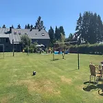 펜션 Cozy Holiday Home For 8 In Buellingen 불랑쥬