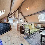펜션 Cozy Holiday Home For 8 In Buellingen