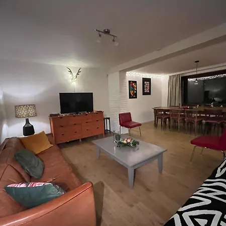 Cozy For 8 In Casa de Férias *