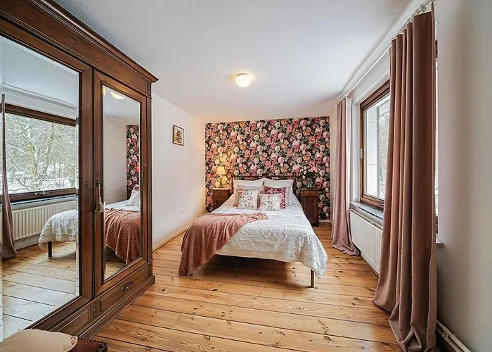 Cozy In Nature Fully Renovated In 2024 * ビューリンゲン